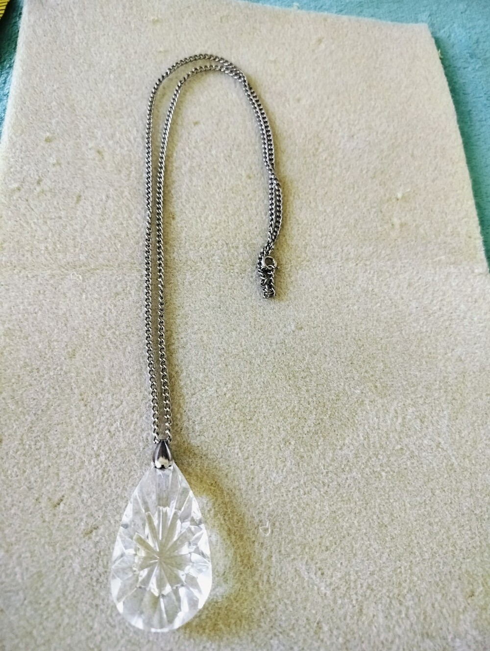 Vintage Mid-Century Clear Faceted Lucite Teardrop Pendant Necklace
